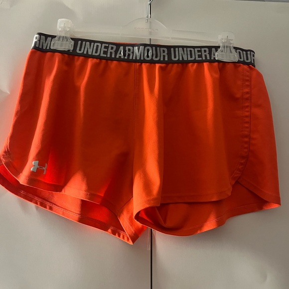 Women’s orange Under Armour running shorts - Picture 1 of 4